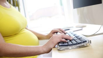 prace_tehotna_pocitac_istock_000007184749medium-352x198.jpg
